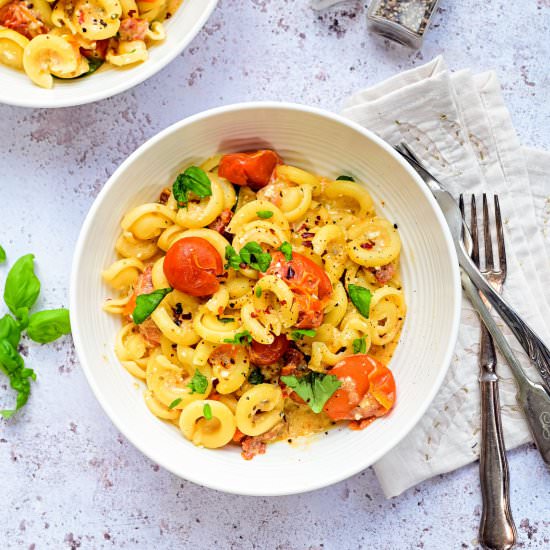 Crockpot Baked Feta Pasta