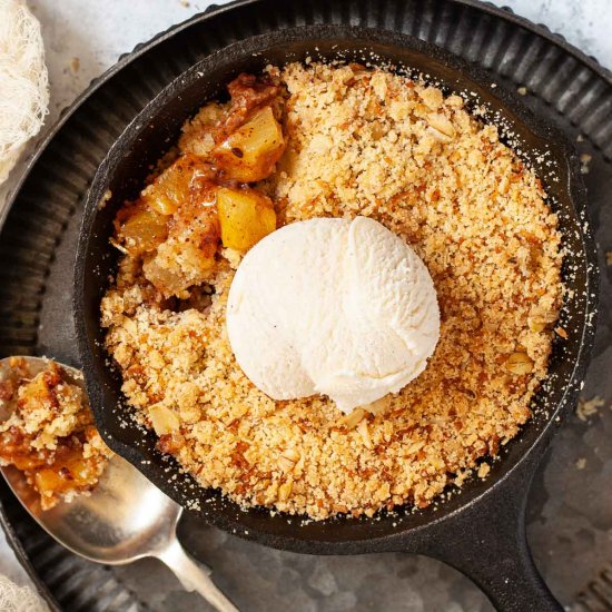 Pineapple Crumble with Cinnamon