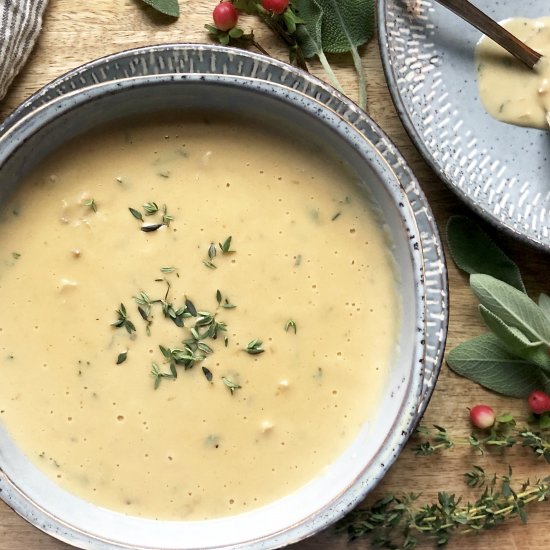 vegetarian mushroom herb gravy