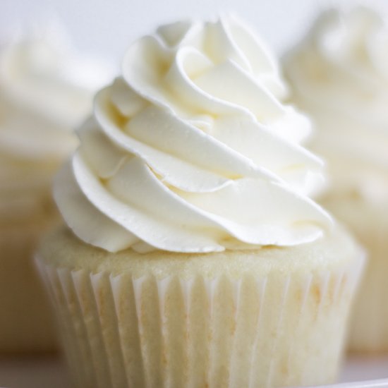 Fluffy Vanilla Cupcakes