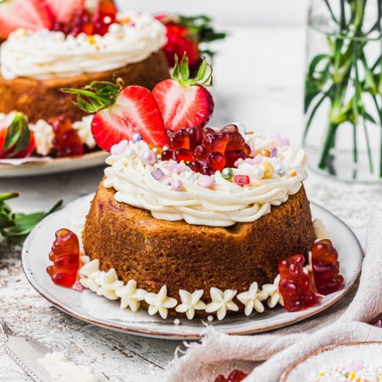 Vegan Vanilla and Strawberry Cakes