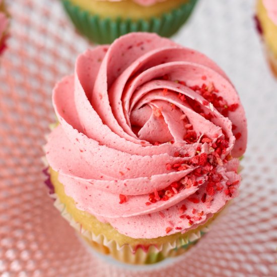 Vegan Vanilla & Strawberry Cupcakes