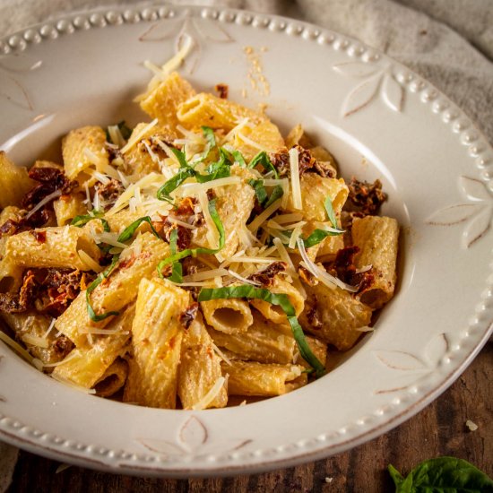 Creamy Sundried Tomato Pasta