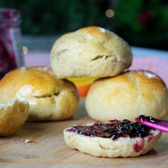 Quick Orange Brioche Buns (vegan)