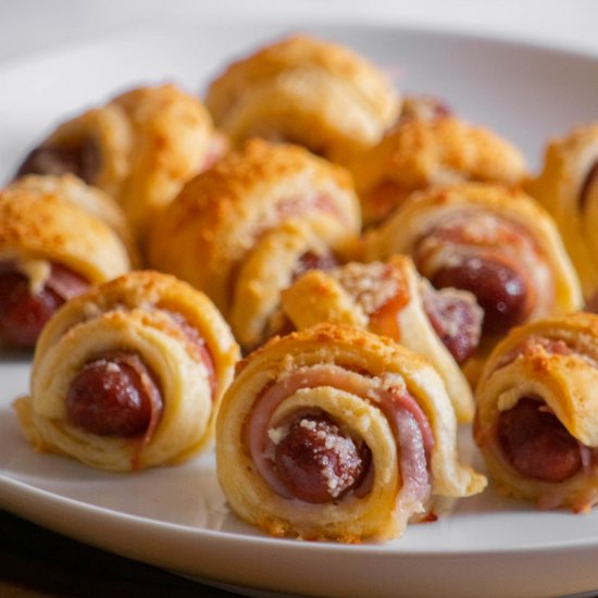 Garlic Parmesan Pigs in a Blanket