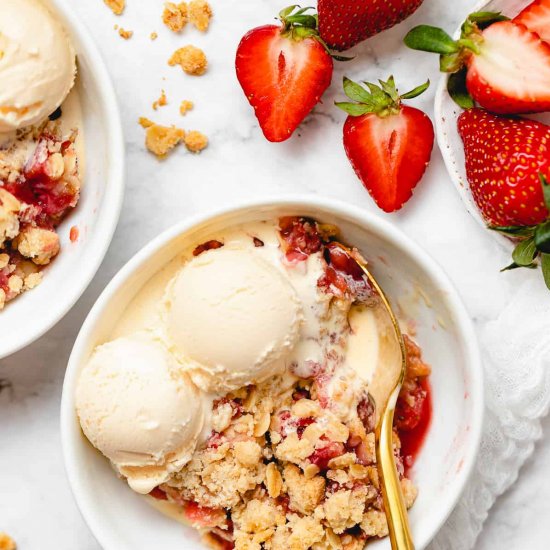 Vegan Strawberry Crisp