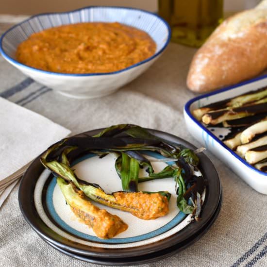 Romesco sauce with calçots