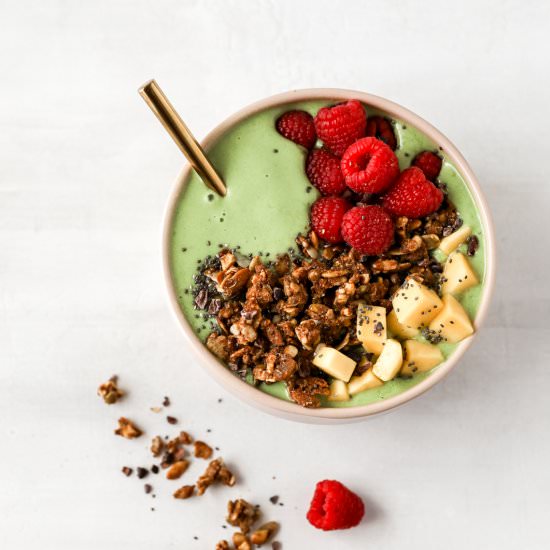 Tropical Matcha Smoothie Bowl