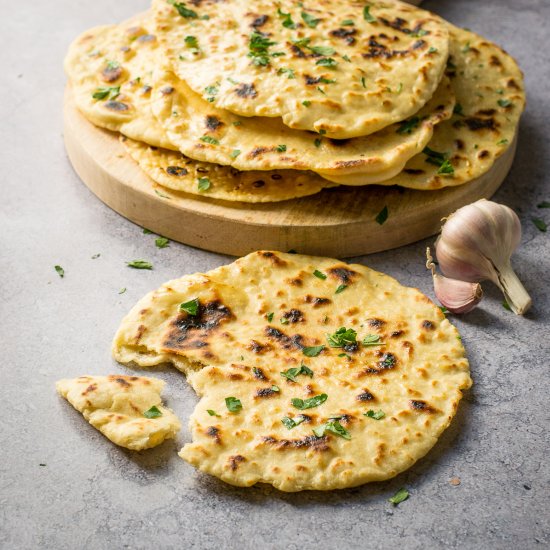 Vegan Flatbreads with garlic