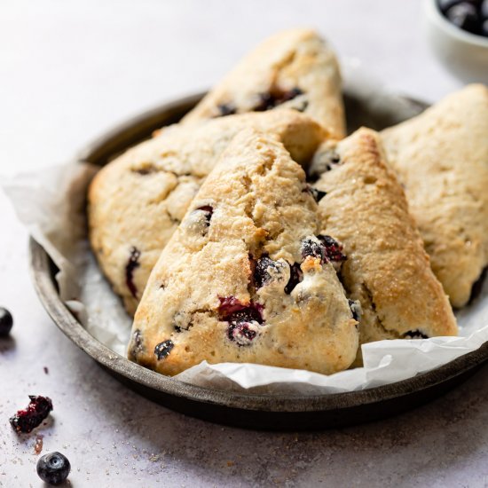 Easy & Fluffy Blueberry Scones