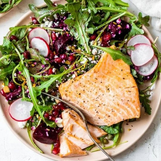 Salmon Salad w Arugula, Pistachios