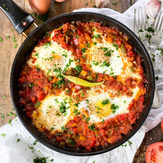 Basque-Style Baked Eggs Recipe