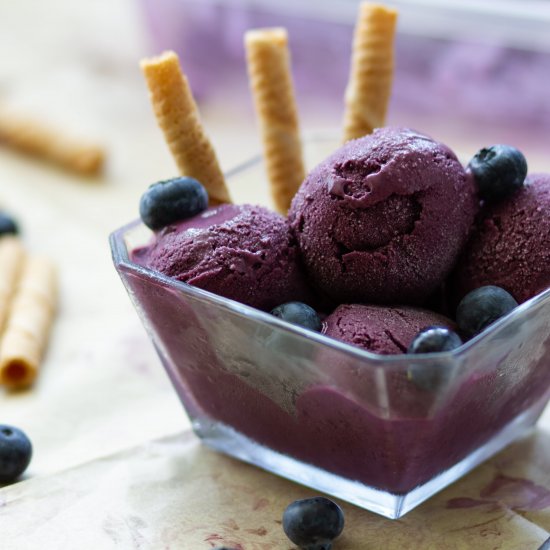 Blueberry ice cream