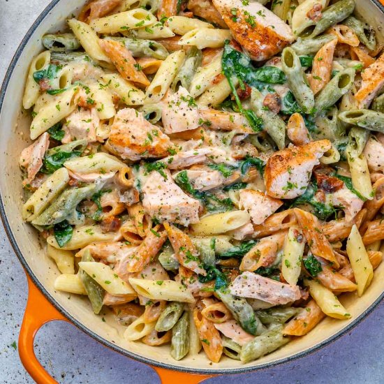 CREAMY SALMON PASTA