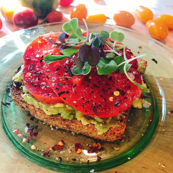 Avocado Toast w/Vine-Ripened Tomatoes