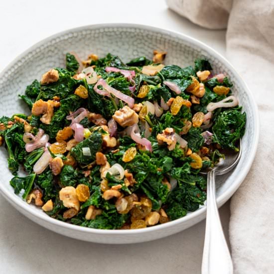 Blanched Kale Raisins & Walnuts