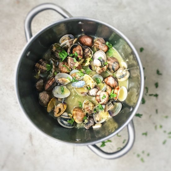 CLAMS WITH LEMON