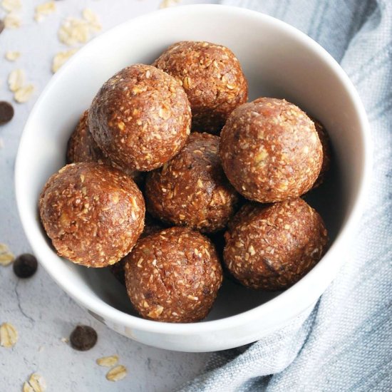 Chocolate Protein Date Balls