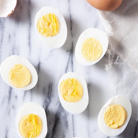 how to boil and peel eggs