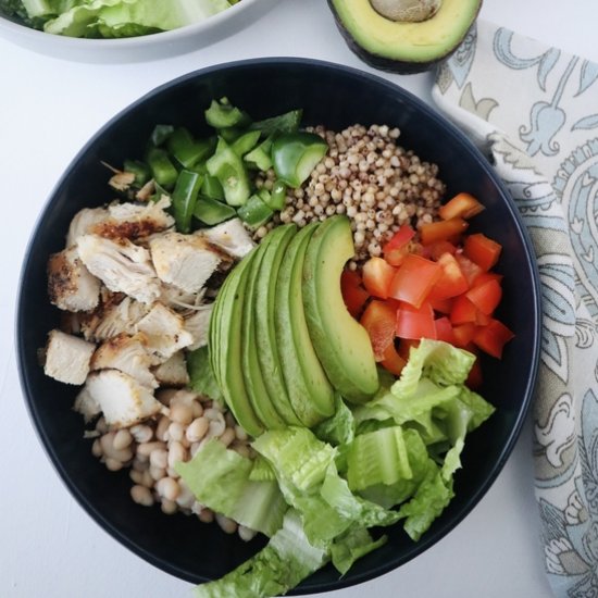 Sorghum salad with chicken