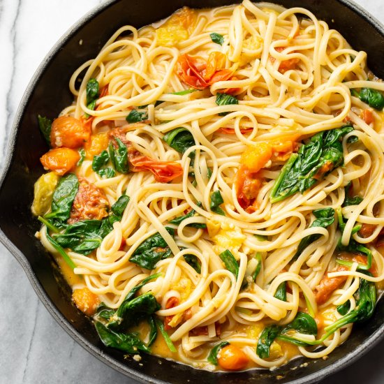 garlic butter pasta with tomatoes