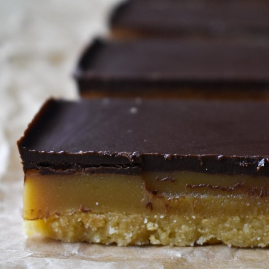 No Bake Caramel Slice