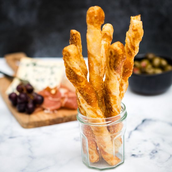 Easy Puff Pastry Cheese Straws