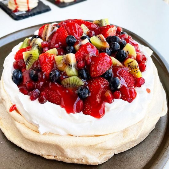 Pavlova Cake