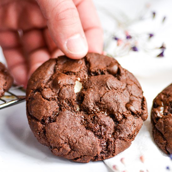 Vegan Marshmallow Stuffed Cookies