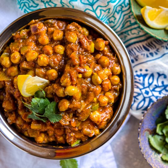 Chana Masala (Vegan Chickpea Curry)