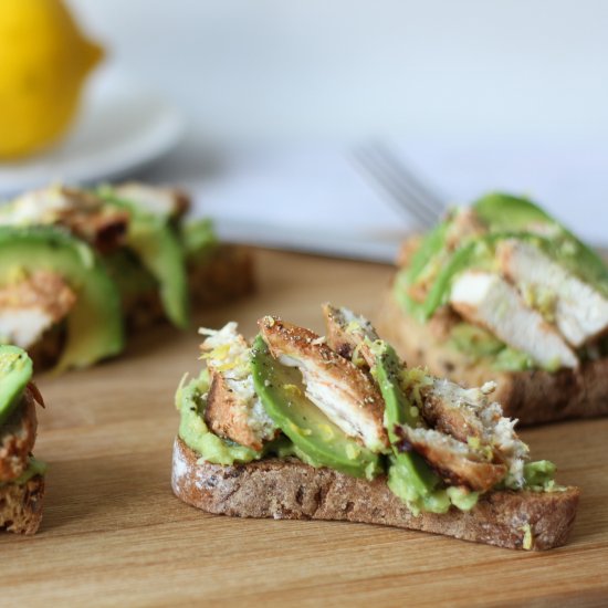 Avocado and chicken toasts