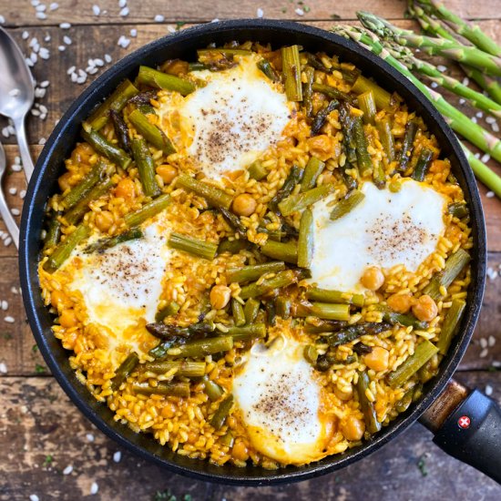 Spanish Asparagus Rice with Eggs