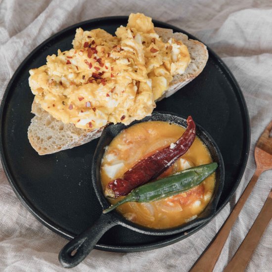 Chilli Cheese Scrambled Eggs