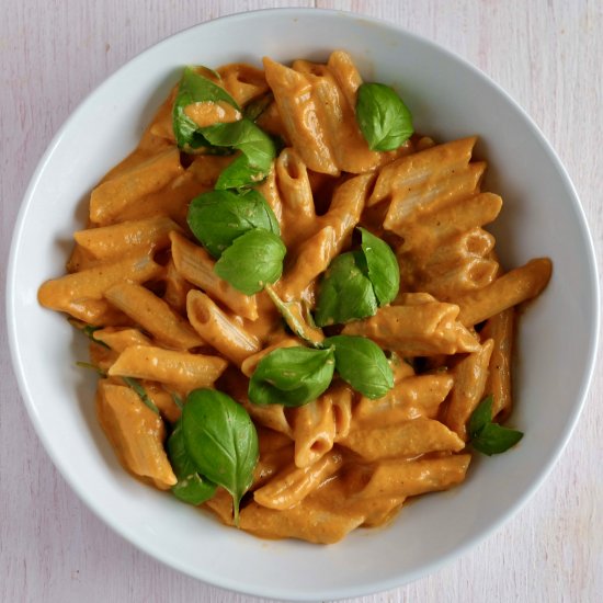 Creamy roasted pepper vegan pasta