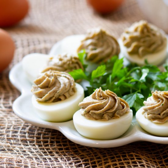 Devilled eggs with mushrooms