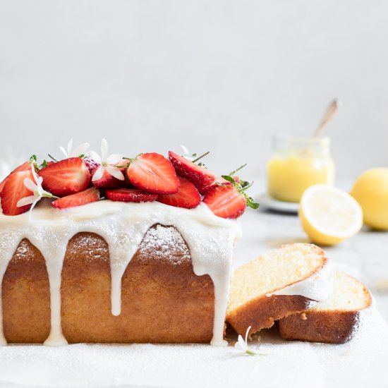 Best lemon drizzle cake