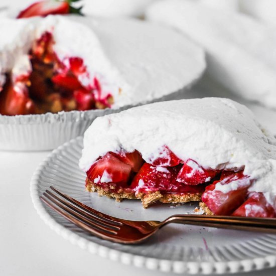 Fresh Strawberry Icebox Pie