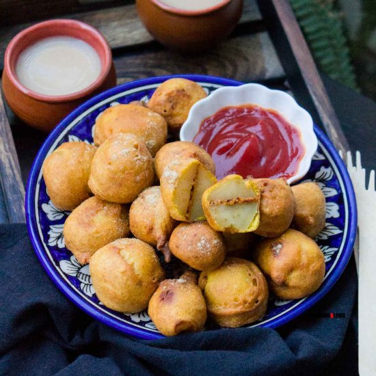 Indian Garlic Potato Fritters