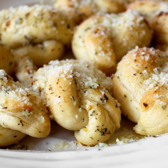 Easy Garlic Knots