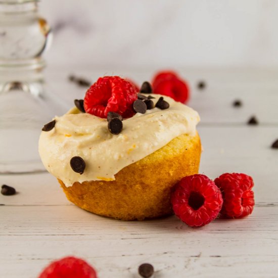 Raspberry Cannoli Cupcakes