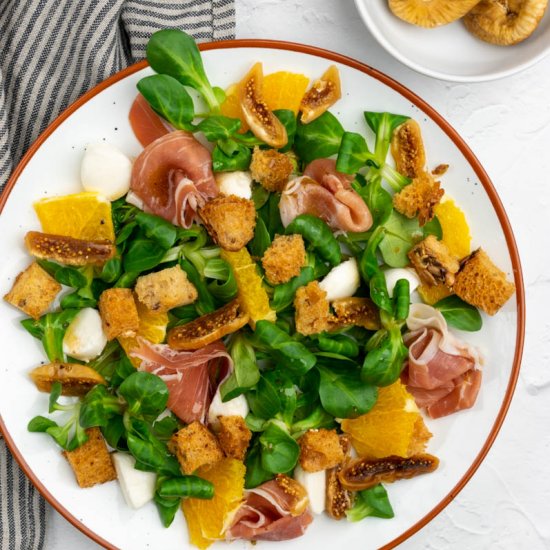 Spring salad with orange