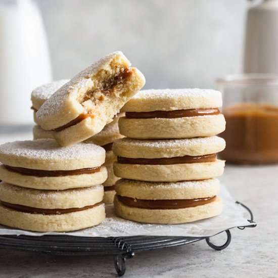 Alfajores (Dulce De Leche Cookies)