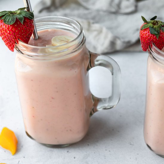 Mango Strawberry Banana Smoothie