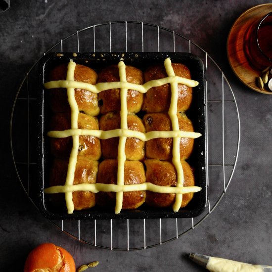 saffron & cardamom hot cross buns