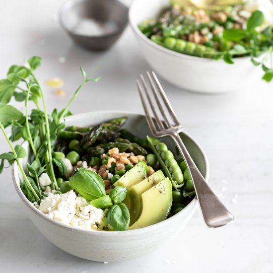 farro bowl with peas and asparagus