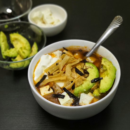 Sopa de Tortilla (Tortilla Soup)