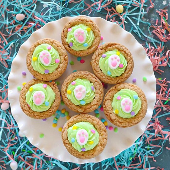 Pistachio mousse-filled cookie cups