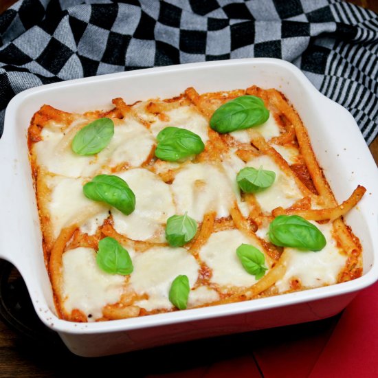 Pasta bake with mozzarella