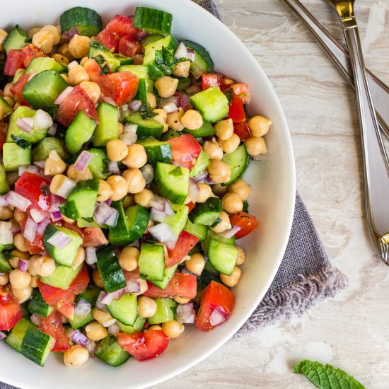 Shirazi Salad with Chickpeas