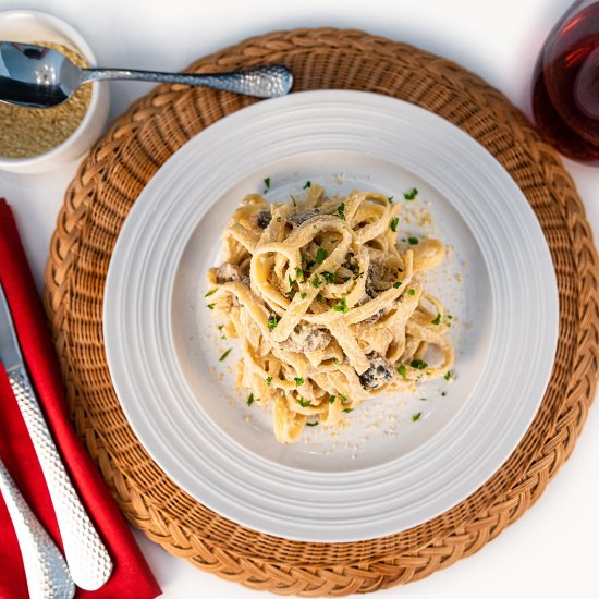 Vegan Fettuccine Mushroom Alfredo